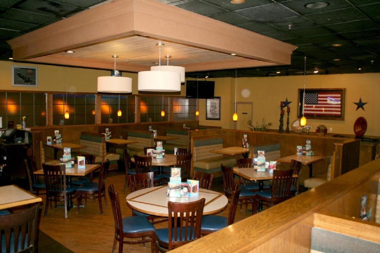 Dakotah Lodge Of ブルッキングズ エクステリア 写真